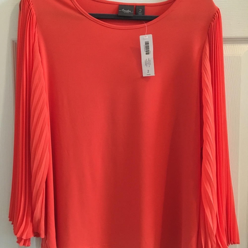 Stunning  pleated sleeve top